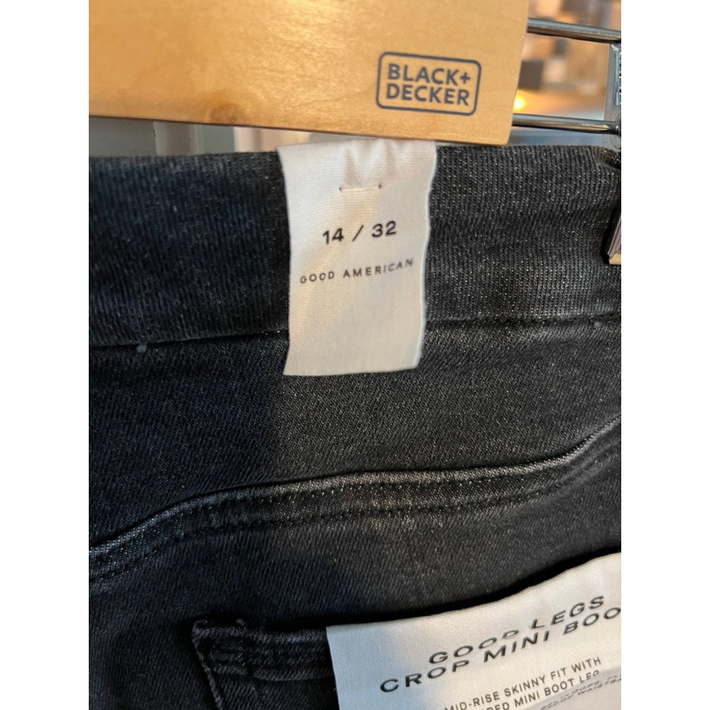 NWT GOOD AMERICAN Good Legs Black Crop Mini Boot Jeans - Picture 8 of 8